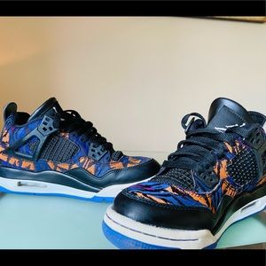 Air Jordan 4 Retro SE 5.5 Y. Black/ RushViolet.